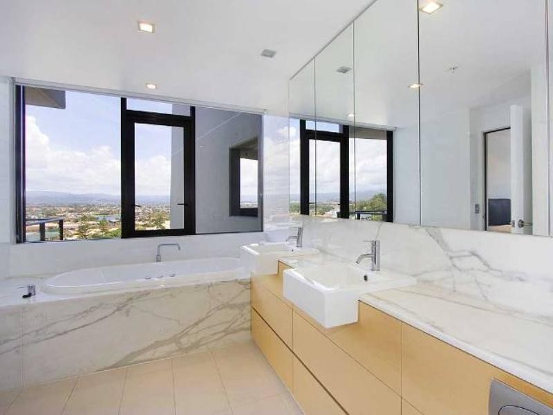 2111 ‘Ambience on Burleigh’, 6 The Esplanade, Burleigh Heads QLD 4220