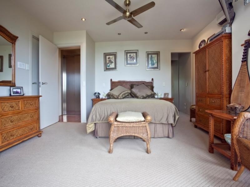 1 ‘Villa al Mare’, North Burleigh Headland, Miami QLD 4220