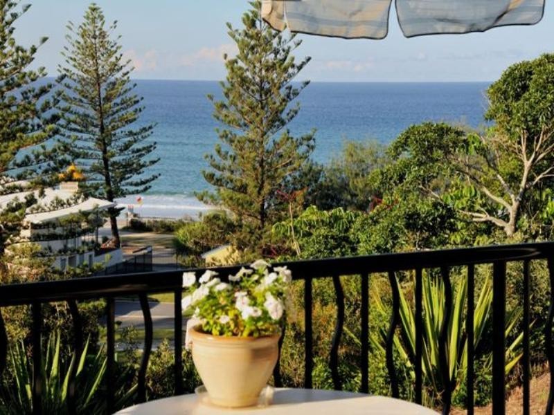 1 ‘Villa al Mare’, North Burleigh Headland, Miami QLD 4220