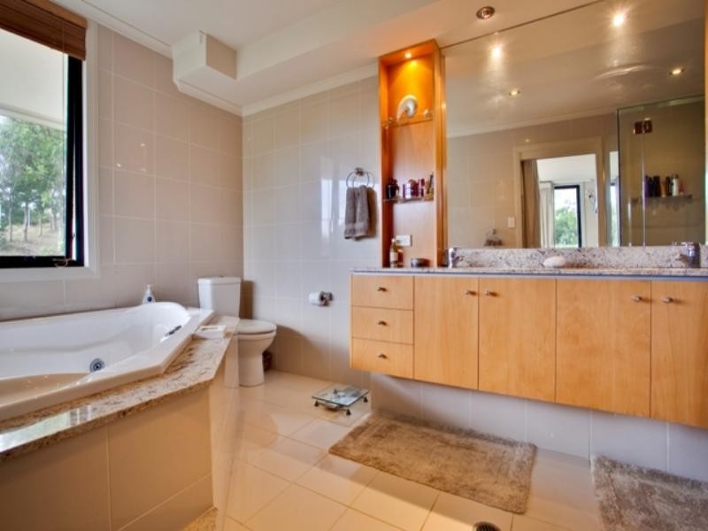 1 ‘Villa al Mare’, North Burleigh Headland, Miami QLD 4220