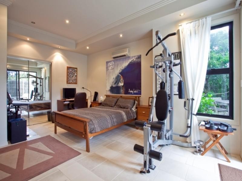 1 ‘Villa al Mare’, North Burleigh Headland, Miami QLD 4220
