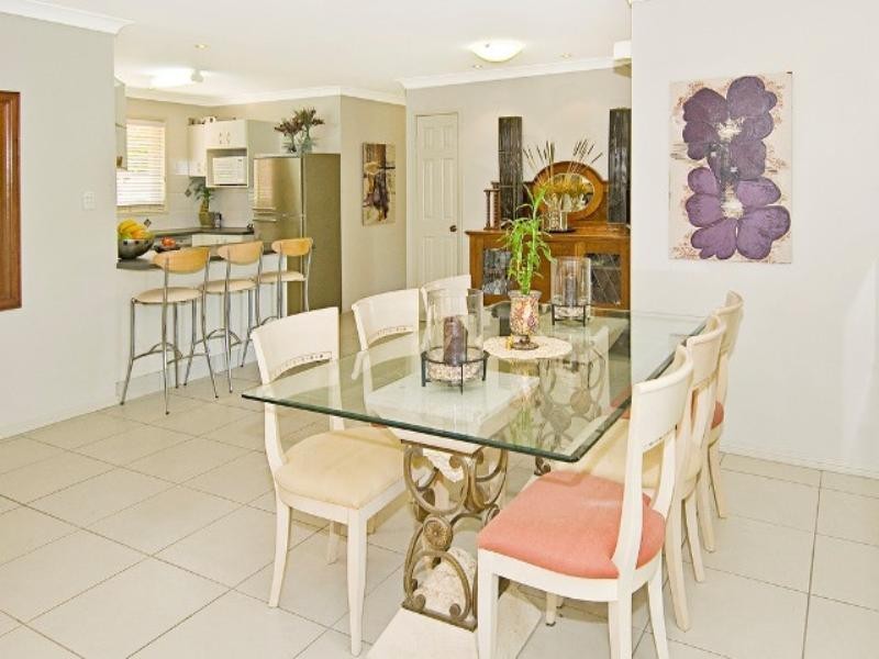 5 Eira Crescent, Edens Landing QLD 4207