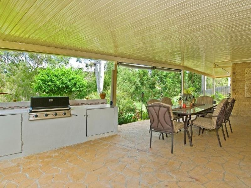 5 Eira Crescent, Edens Landing QLD 4207