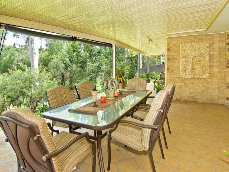 5 Eira Crescent, Edens Landing QLD 4207