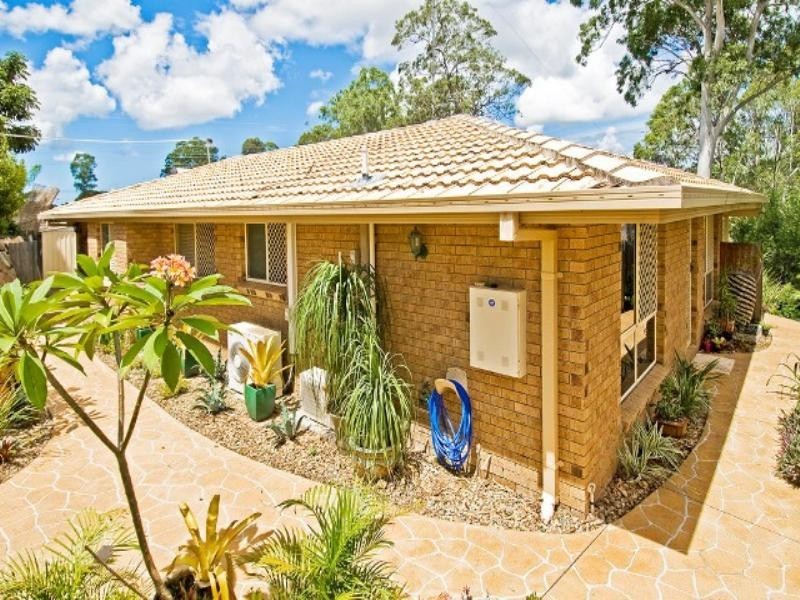 5 Eira Crescent, Edens Landing QLD 4207