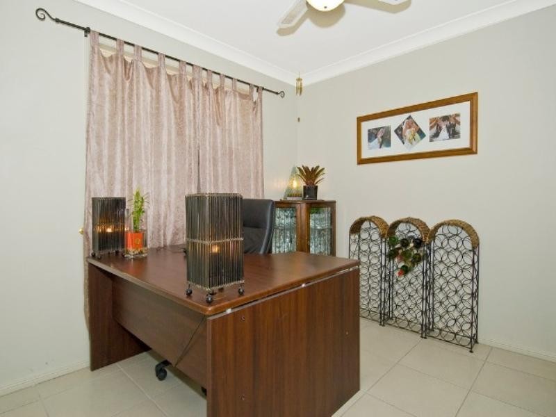 5 Eira Crescent, Edens Landing QLD 4207