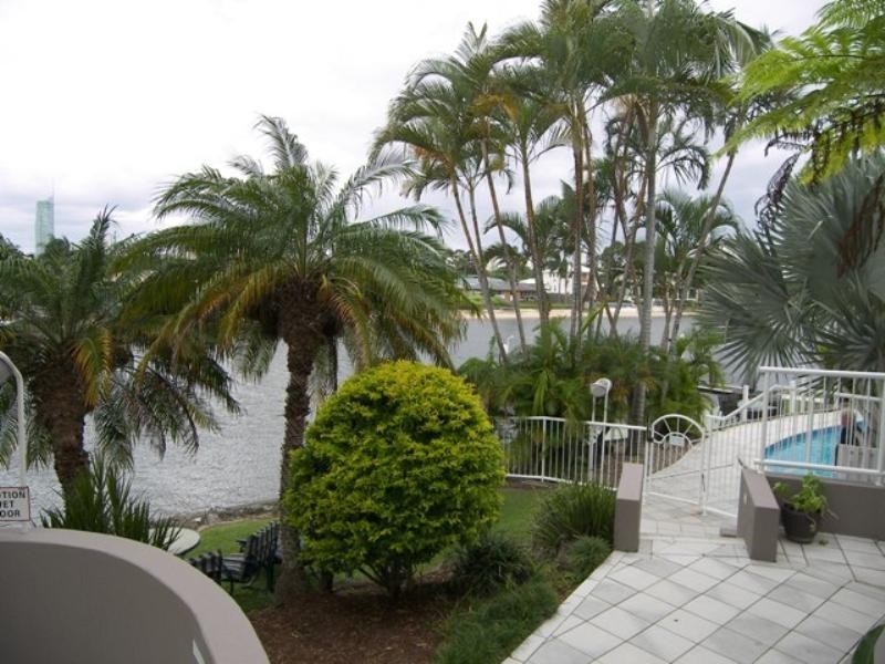 2 ‘The Arc Resort’, 11 Eady Avenue, Broadbeach Waters QLD 4218