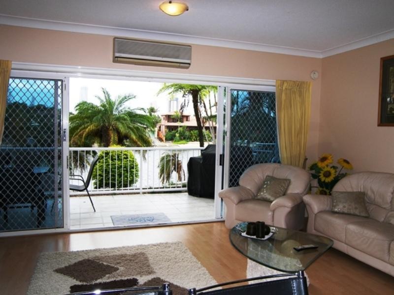 2 ‘The Arc Resort’, 11 Eady Avenue, Broadbeach Waters QLD 4218