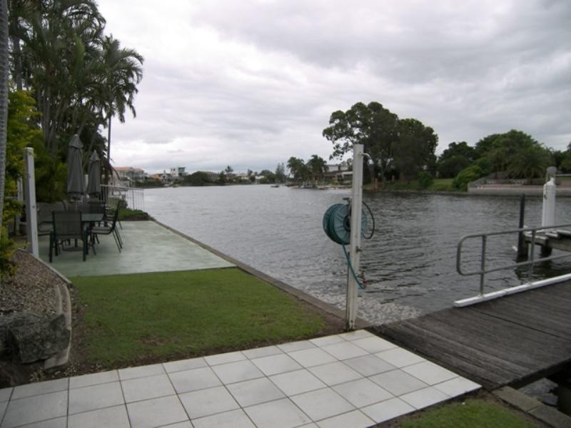 2 ‘The Arc Resort’, 11 Eady Avenue, Broadbeach Waters QLD 4218