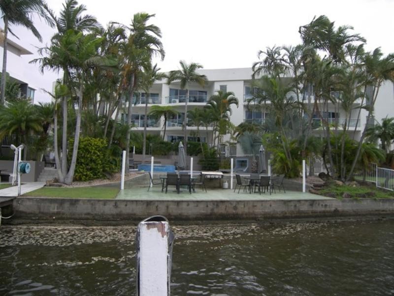 2 ‘The Arc Resort’, 11 Eady Avenue, Broadbeach Waters QLD 4218