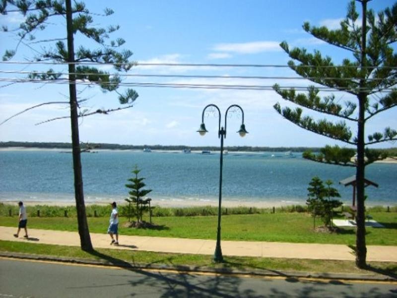 2/516 Marine Parade, Biggera Waters QLD 4216