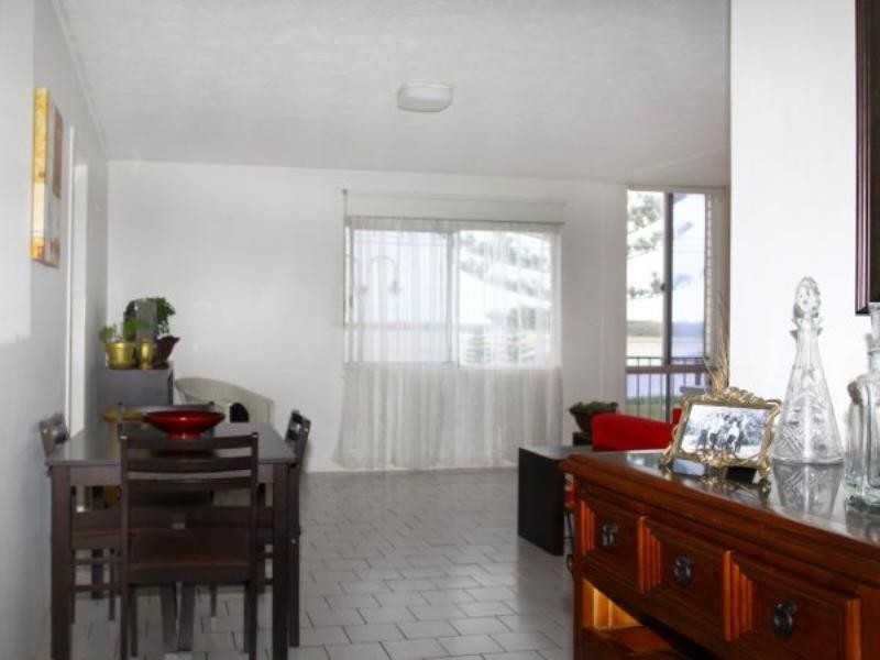 2/516 Marine Parade, Biggera Waters QLD 4216