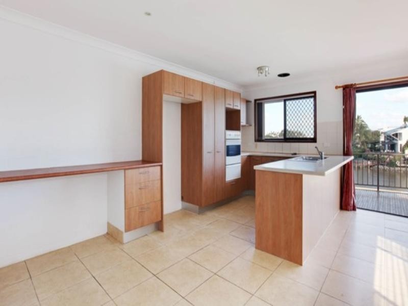 Broadbeach Waters QLD 4218