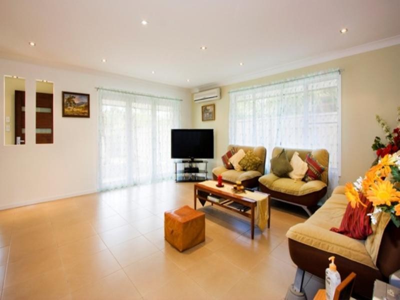 5 Chianti Avenue, Mermaid Waters QLD 4218