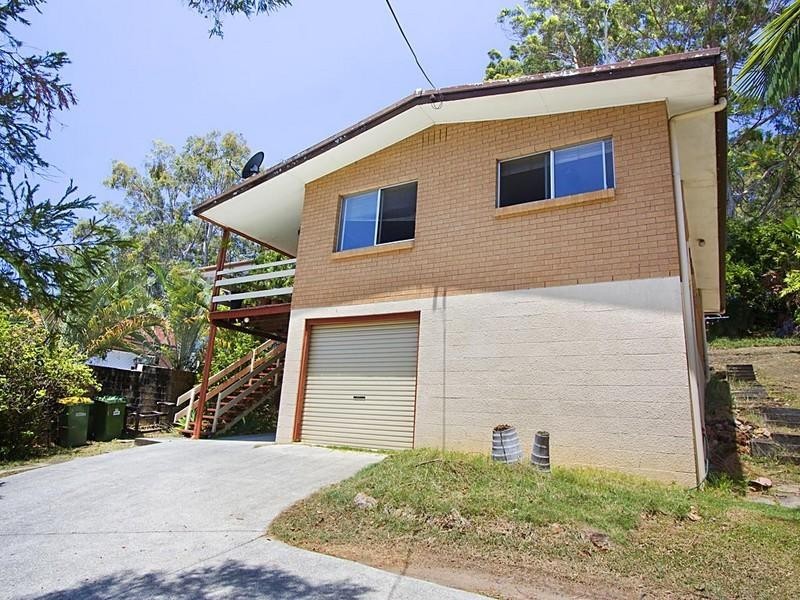 60 West Burleigh Road, Burleigh Waters QLD 4220