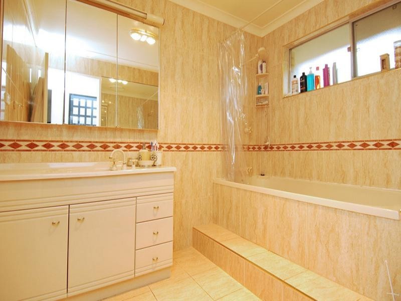 37 Seagull Avenue, Mermaid Beach QLD 4218