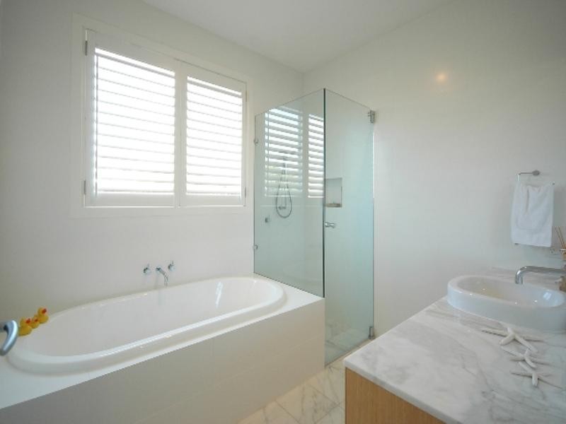 37 Petrel Avenue, Mermaid Beach QLD 4218