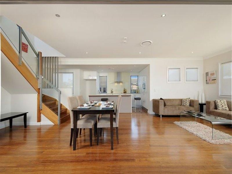 17 Great Southern Drive, Robina QLD 4226