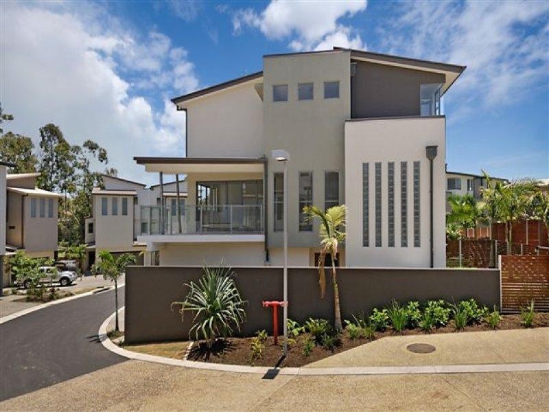 17 Great Southern Drive, Robina QLD 4226