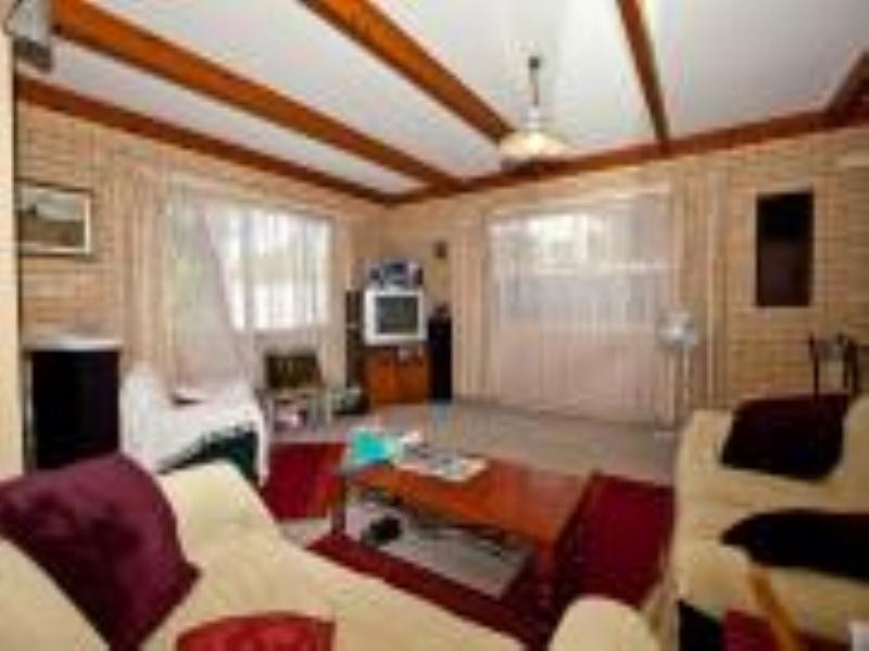 376 Pineridge Road, Coombabah QLD 4216