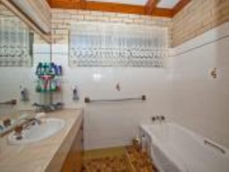 376 Pineridge Road, Coombabah QLD 4216