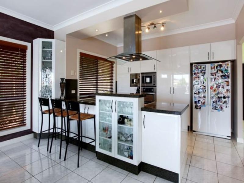 50 Montevideo Drive, Clear Island Waters QLD 4226