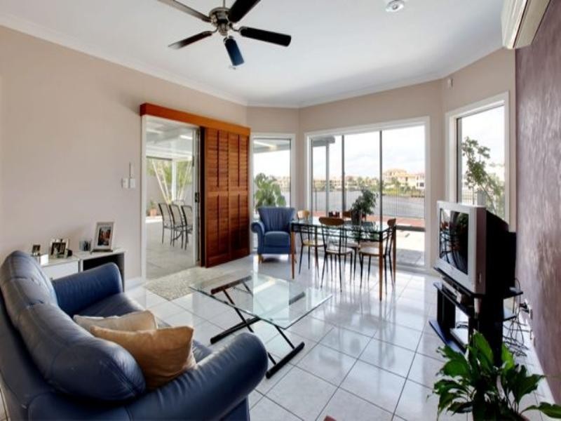 50 Montevideo Drive, Clear Island Waters QLD 4226