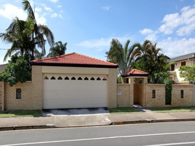 47 T E Peters Drive, Broadbeach Waters QLD 4218