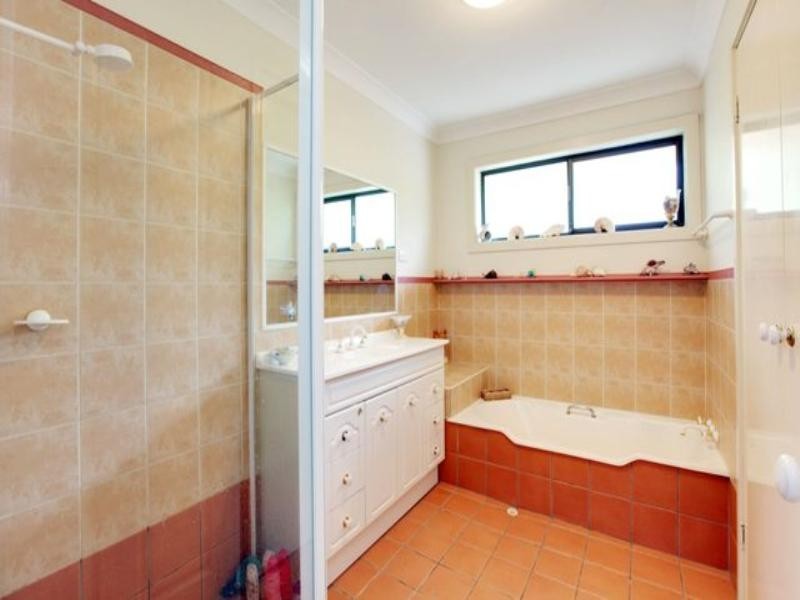 47 T E Peters Drive, Broadbeach Waters QLD 4218