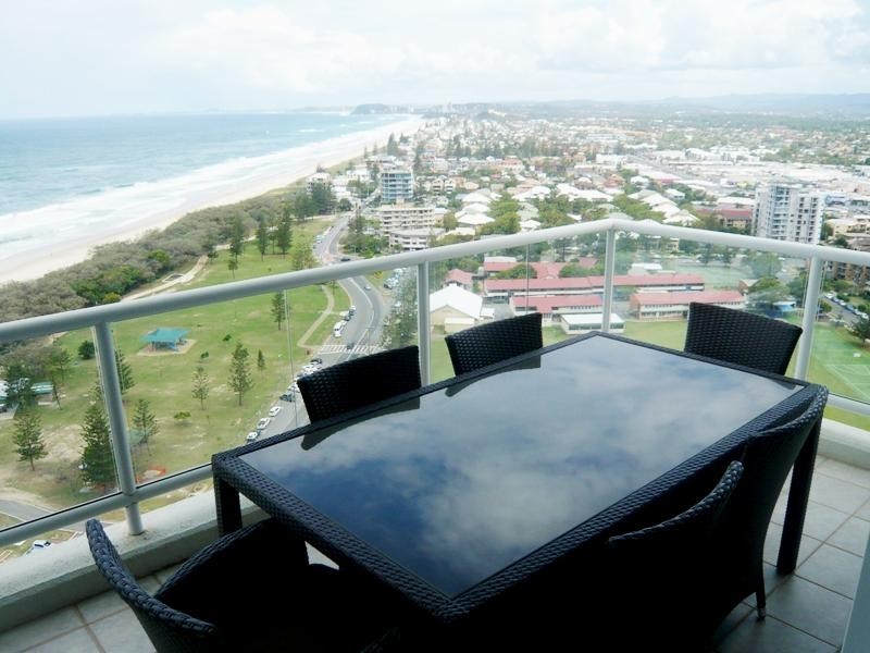 111/177 Old Burleigh Road, Broadbeach QLD 4218