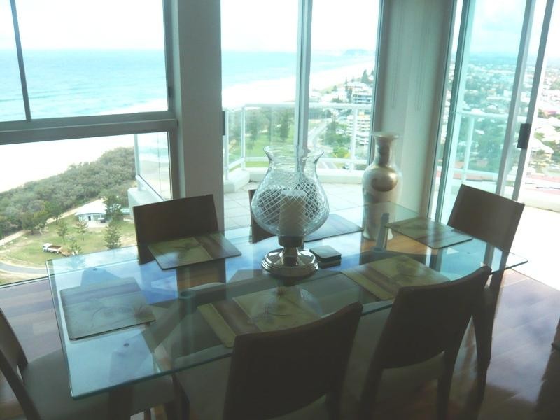 111/177 Old Burleigh Road, Broadbeach QLD 4218