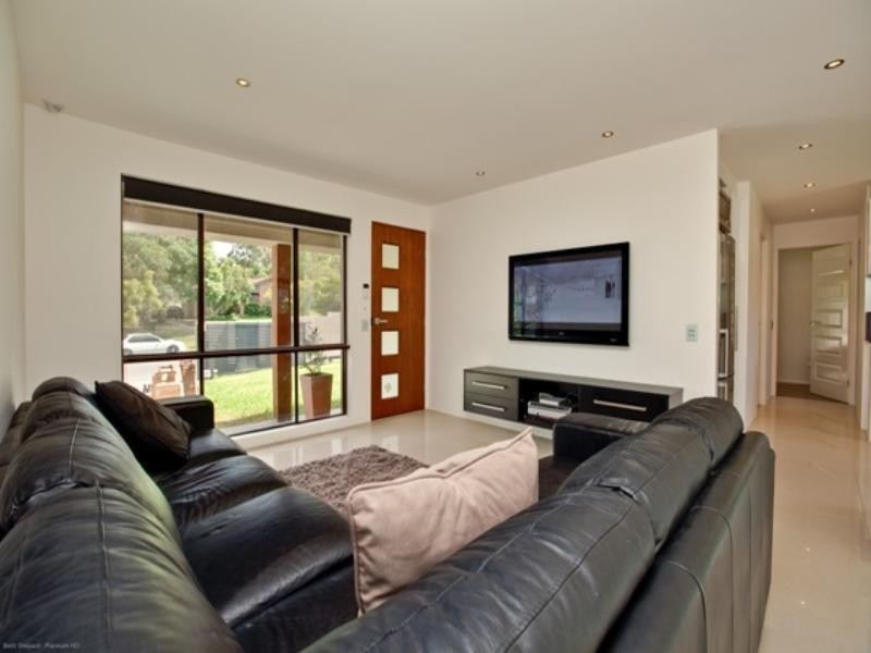 56 Rainbow Drive, Mudgeeraba QLD 4213