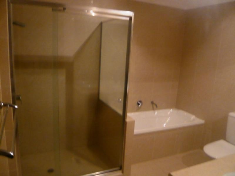 8 St Pauls Crescent, Varsity Lakes QLD 4227