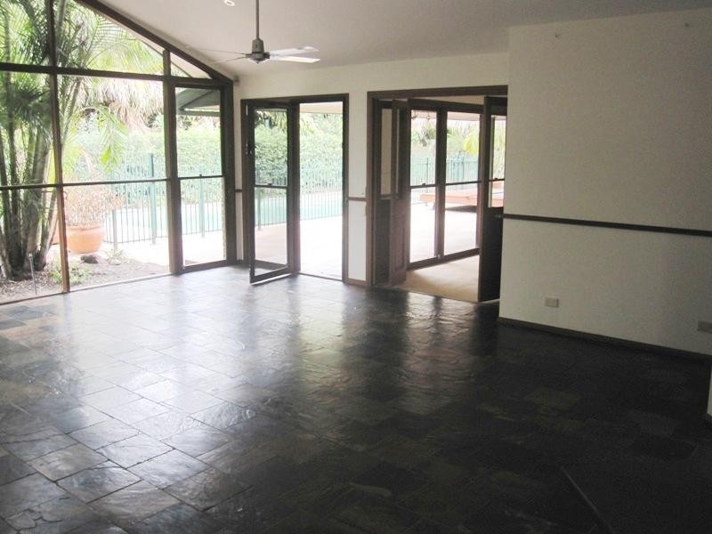 5 Bimini Court, Clear Island Waters QLD 4226