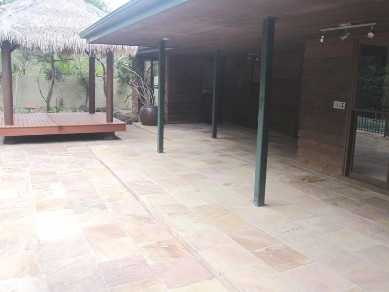 5 Bimini Court, Clear Island Waters QLD 4226