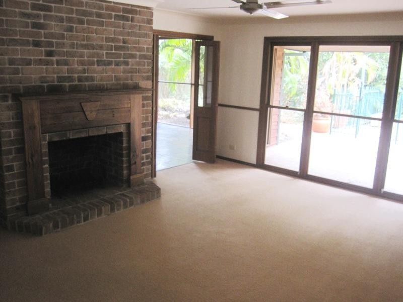 5 Bimini Court, Clear Island Waters QLD 4226