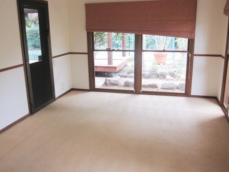 5 Bimini Court, Clear Island Waters QLD 4226