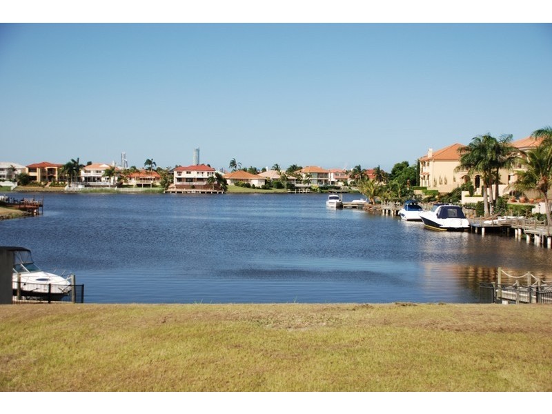 Clear Island Waters QLD 4226