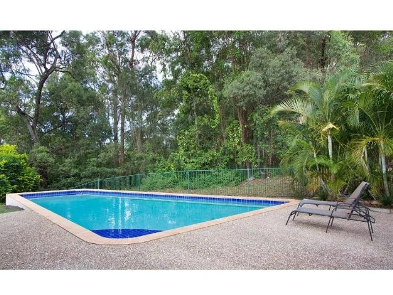 42 Hibertia Avenue, Elanora QLD 4221