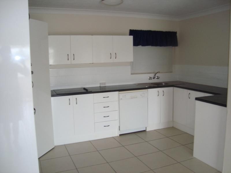 8/2 Alexandra Avenue, Broadbeach QLD 4218