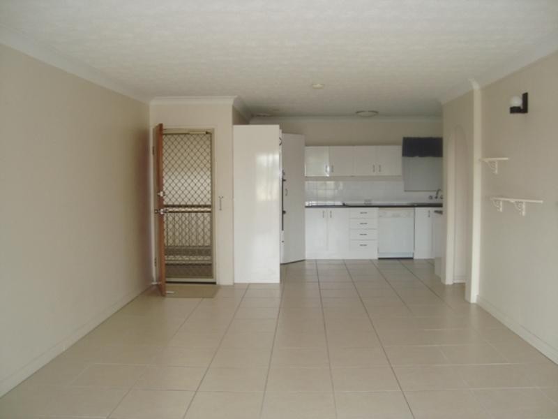 8/2 Alexandra Avenue, Broadbeach QLD 4218