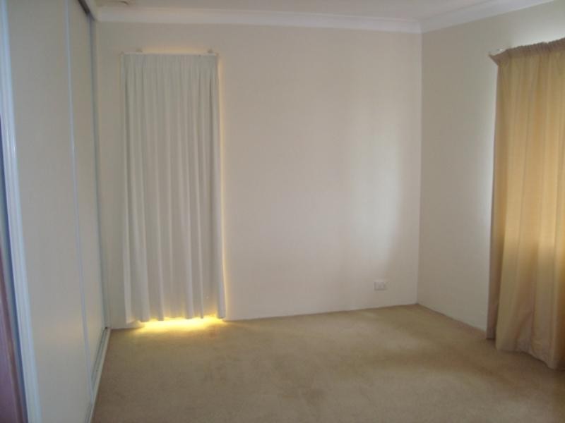 8/2 Alexandra Avenue, Broadbeach QLD 4218