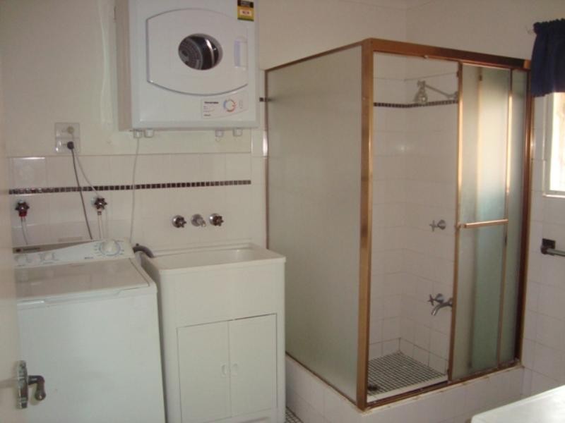 8/2 Alexandra Avenue, Broadbeach QLD 4218