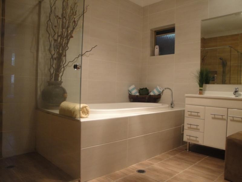 52 Buckingham Way, Elanora QLD 4221