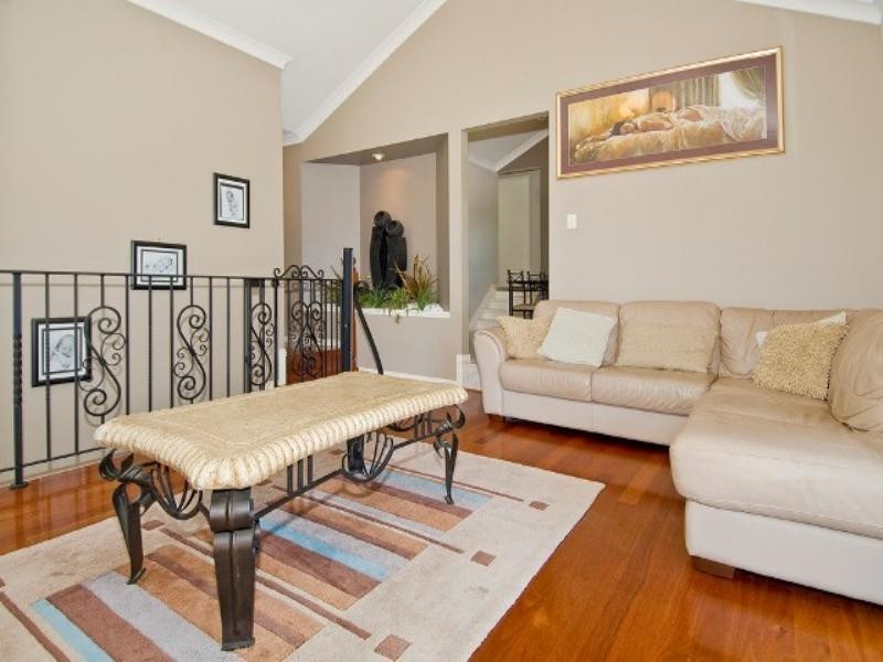 19 Castile Crescent, Holmview QLD 4207