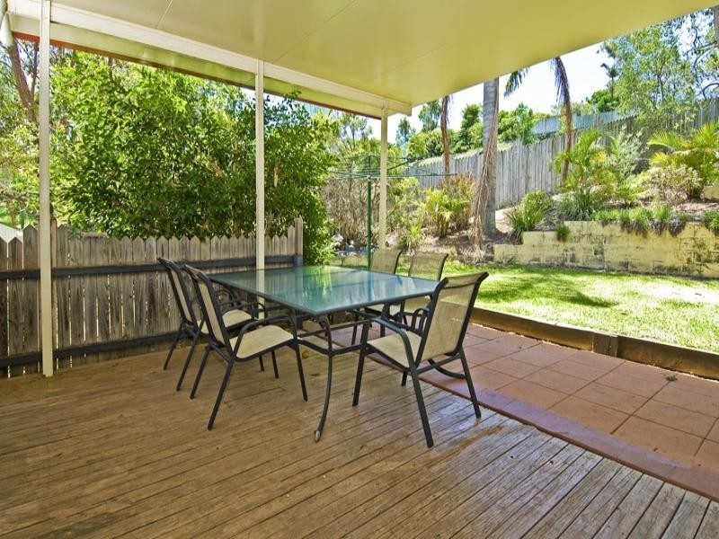 19 Castile Crescent, Holmview QLD 4207