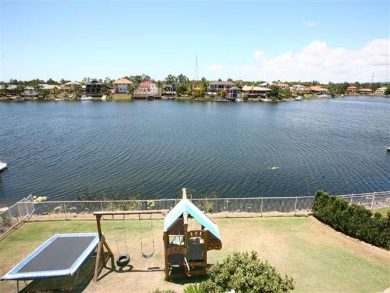 53 Bollard Circuit, Clear Island Waters QLD 4226