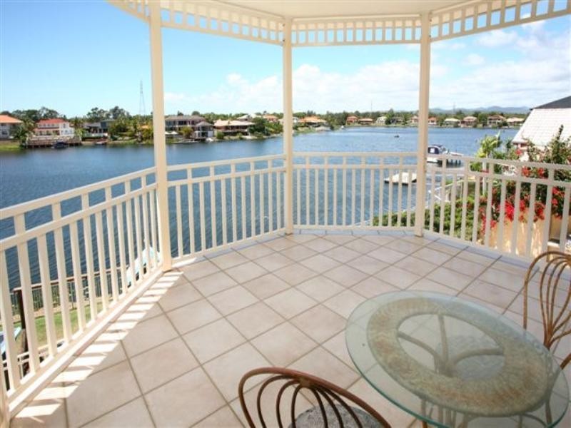 53 Bollard Circuit, Clear Island Waters QLD 4226