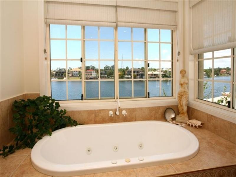 53 Bollard Circuit, Clear Island Waters QLD 4226