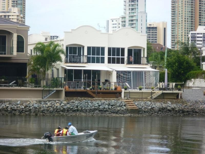 Chevron Island QLD 4217